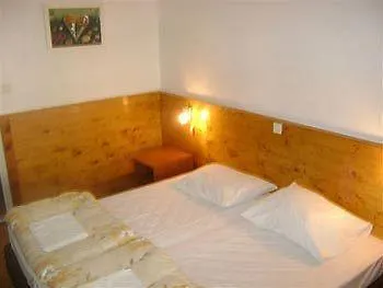 Ana Apartment *