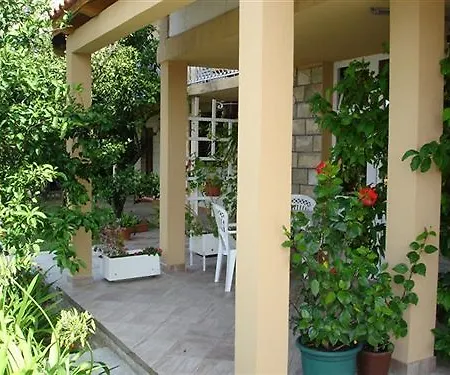 Ana Apartment *
