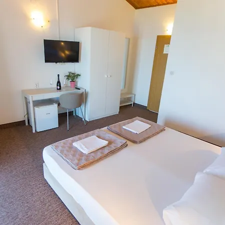 Apartmani Ana Διαμέρισμα *