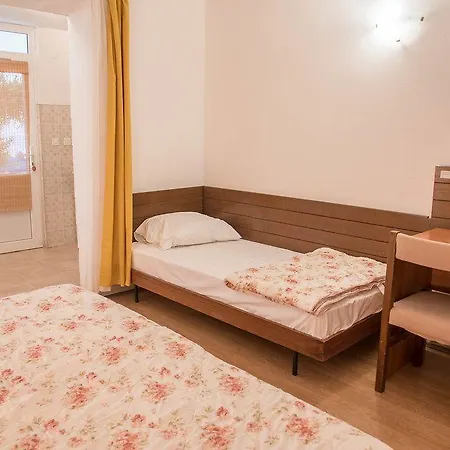 Ana Apartamento