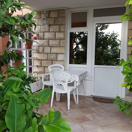 Διαμέρισμα Apartmani Ana