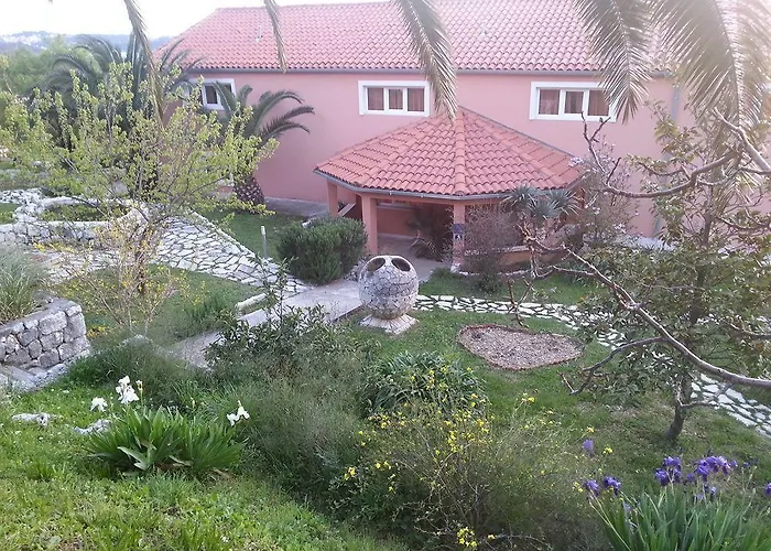 安娜公寓酒店 *